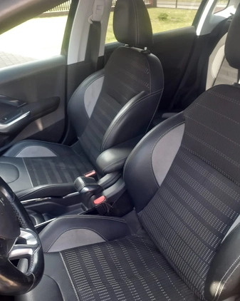 Peugeot 2008 cena 43500 przebieg: 193400, rok produkcji 2017 z Ujście małe 56